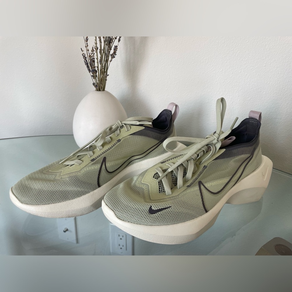 Nike vista sneakers